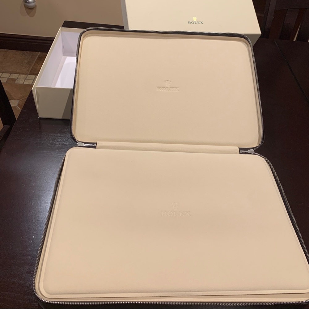 Rolex Cream Display Storage Case - Picture 10 of 11